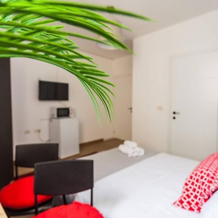Appartement Perfectly Located Studio, Seaview, 2 Min To Sea! #6 à Tel-Aviv Extérieur photo